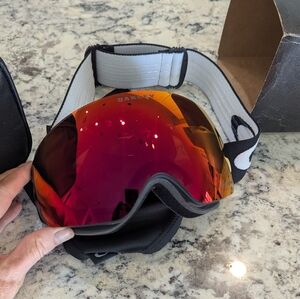 Brand New Oakley Flight Deck Prizm Ski Goggles - M